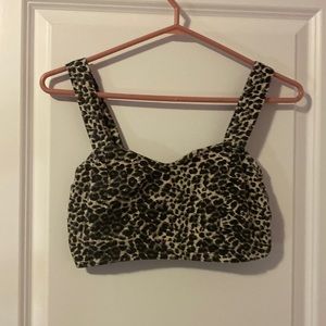 Crop top size medium